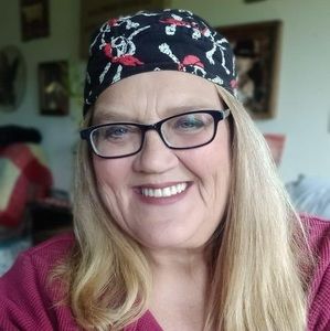 Meet your Posher, Dina